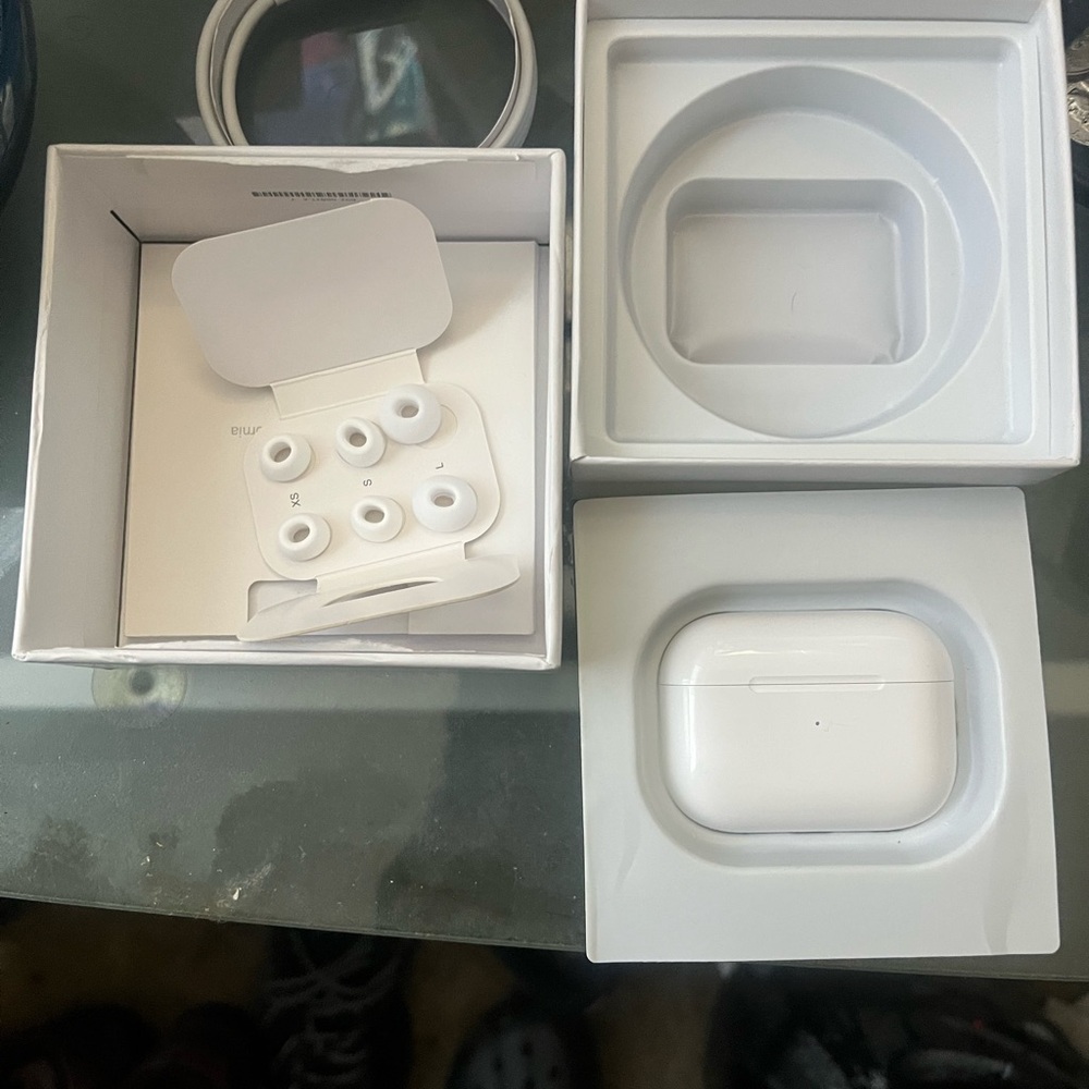 Apple AirPods Pro 2 with Charging Case - White - Picture 2 of 4